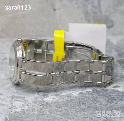 -57% Дамски часовник Q&Q G004-201, снимка 4 - Дамски - 29268070