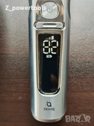 висок клас мъжка електрическа самобръсначка Philips S9000 Prestige (модел SP9820 с технология SkinIQ, снимка 3 - Електрически самобръсначки - 56057310