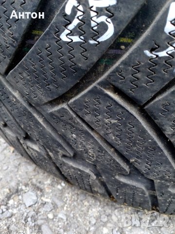 Гума Дунлоп 255/40/19-100W , снимка 2 - Гуми и джанти - 37756784