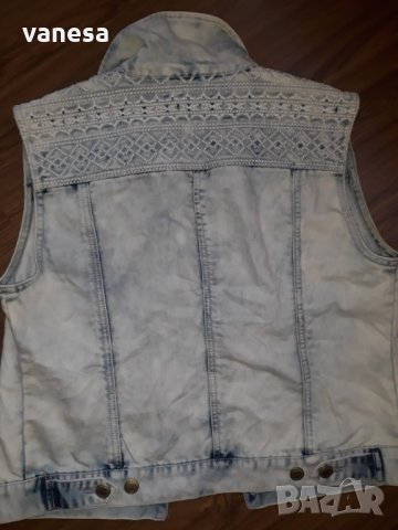 Страхотен дънкен елек-С/М размер, снимка 2 - Елеци - 29410308