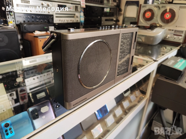 Радио Grundig Concert Boy 220 В отлично техническо и визуално състояние., снимка 9 - Радиокасетофони, транзистори - 51843482