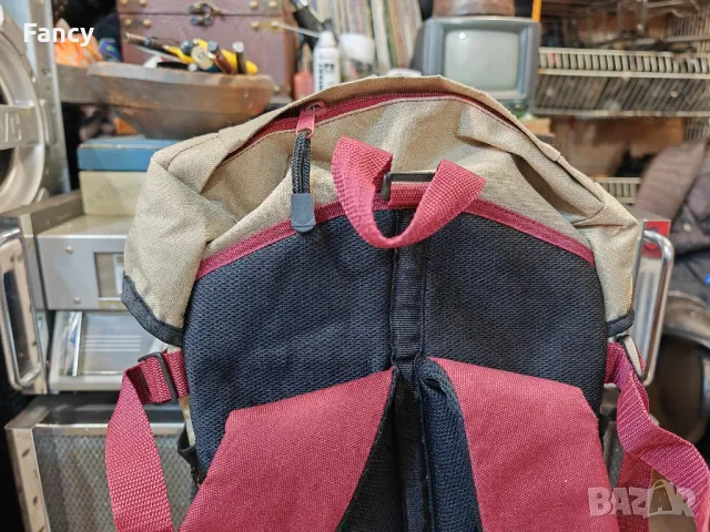 Туристическа раница 30 л, снимка 9 - Раници - 49372550