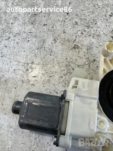 Мотор за стъкло предна лява врата за Mercedes W212 2.2 CDI (2012) 0130822503, снимка 2 - Части - 53987250