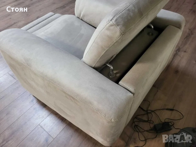 Светло сив фотьойл от плат с електрически релаксиращ механизъм, снимка 7 - Дивани и мека мебел - 52010973