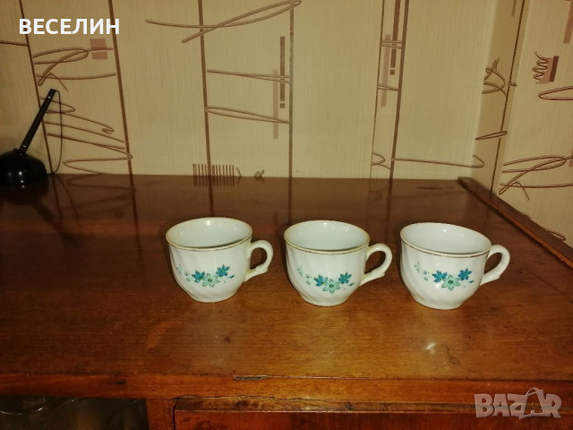 Продавам частни от сервизи за кафе. 