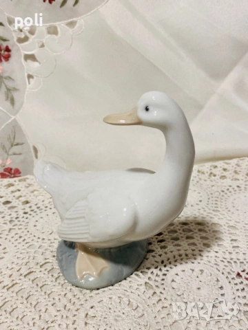 порцеланова статуетка , снимка 2 - Статуетки - 54263594