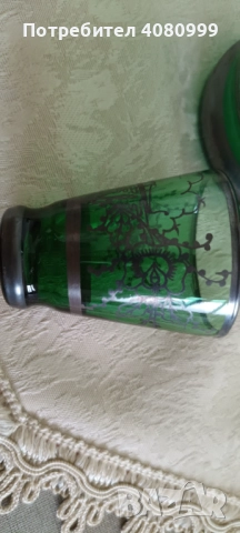 Венецианска карафа рисувана със сребро и три чашки, снимка 8 - Антикварни и старинни предмети - 51938860