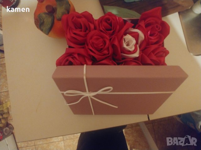 сатенени рози, снимка 2 - Романтични подаръци - 42830886