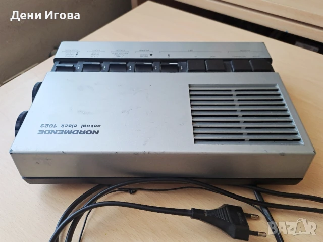 Винтидж/ретро Радио NORMENDE actual clock 1023, Germany, снимка 8 - Други ценни предмети - 50949203