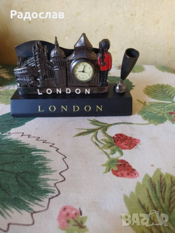 поставка за химикалка с часовник LONDON