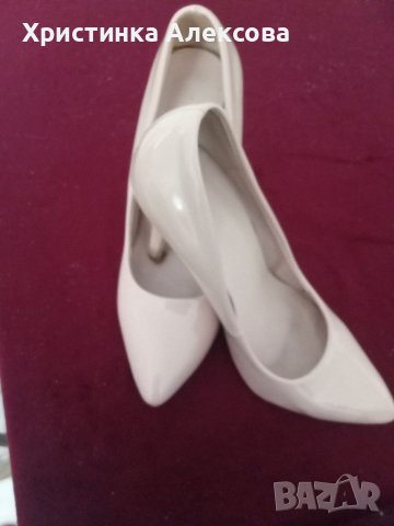 Лачени обувки