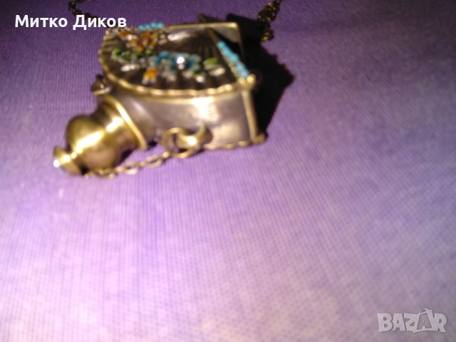 Винтидж бутилка за парфюм от месинг, клозоне, флорална, с W-образна винтова капачка Н-50мм и 55х20мм, снимка 4 - Антикварни и старинни предмети - 51554075