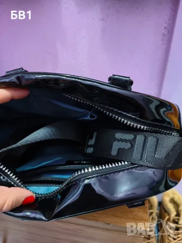 Дамска черна чанта Puma , снимка 3 - Чанти - 56350272