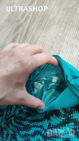 Нови дамски шорти Under Armour M size, снимка 3 - Къси панталони и бермуди - 51603613