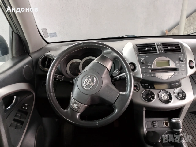 Тойота Рав 4 2.2 D4D, снимка 9 - Автомобили и джипове - 54186441