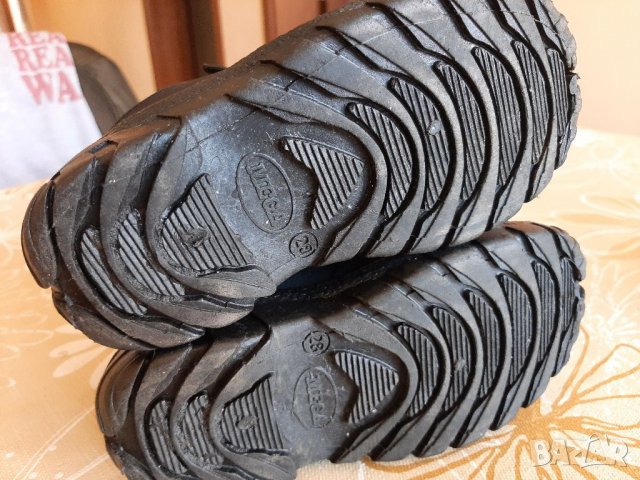 Чисто нови детски зимни обувки от естествена кожа+ подарък Зимни ръкавици, снимка 4 - Детски боти и ботуши - 31981695