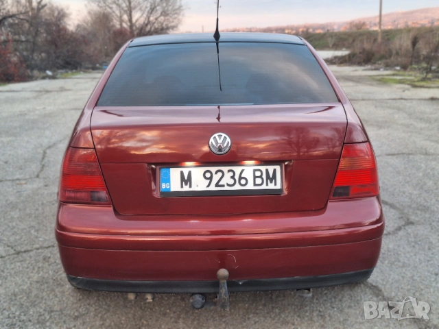 Volkswagen Bora 2.3, снимка 5 - Автомобили и джипове - 53026734