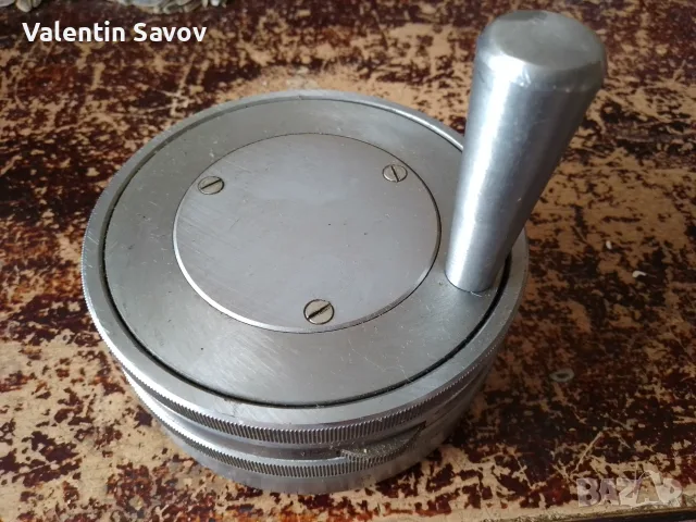 Продавам маховик с нониус - комплект за напречния супорт