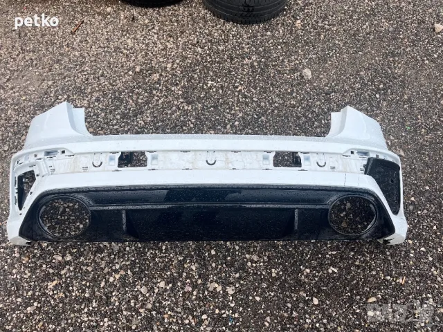 Продавам задна броня за Rs3- sline