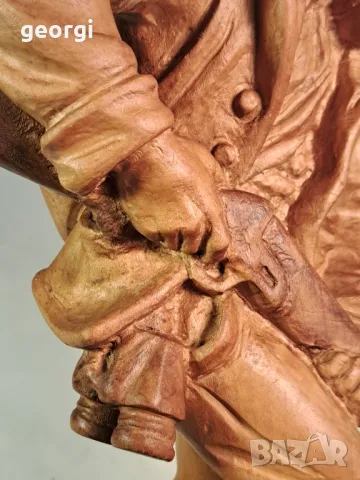 дървена статуетка ловец с куче авторска дърворезба 24/5, снимка 7 - Статуетки - 49588360