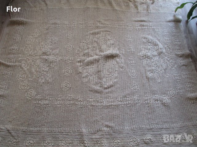 Кувертюра, плетена на една кука