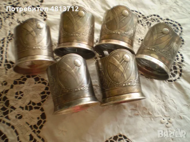 6 подстакана от мелхиор космическа ера и изобразява изкуствен спътник