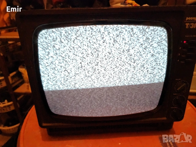 Продавам Ретро работещ Респром телевизор 