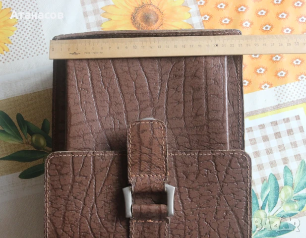 Чанта на повече от 50 години, снимка 9 - Чанти - 50963943