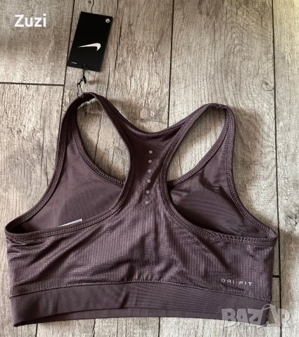 Нов спортен сутиен Nike, снимка 3 - Корсети, бюстиета, топове - 40823775