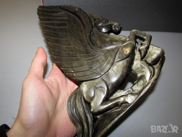 Пегас изработен от естествен златен обсидиан. Тегло 1250гр., снимка 4 - Други ценни предмети - 52838363