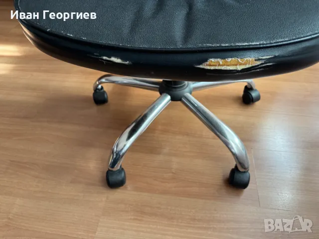 Офис стол  от изкуствена кожа с облегалки за ръцете, на колела , снимка 6 - Столове - 48654485