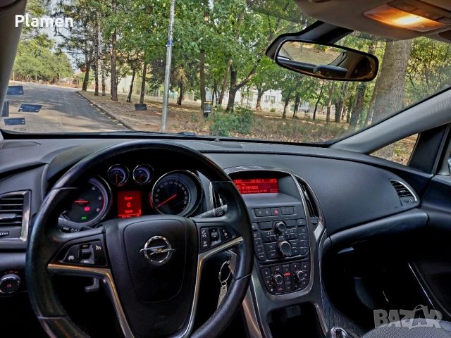 Opel Astra 1.7 2011 Cosmo , снимка 9 - Автомобили и джипове - 52927673