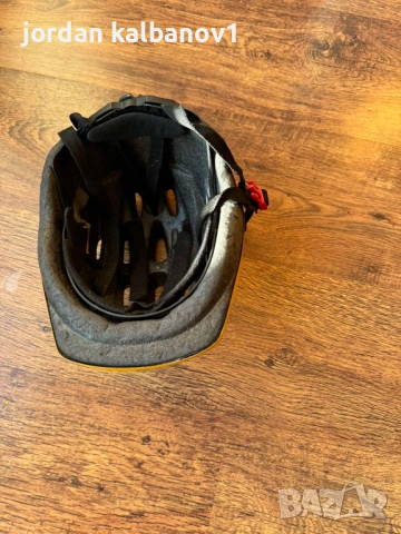 Жълта с кученца каска за велосипед или други спортове само за 10лв. crosswave, снимка 7 - Спортна екипировка - 52531604