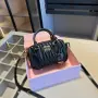 Miu Miu дамска чанта от естествена кожа, снимка 2