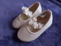 Нови обувки, снимка 1 - Детски пантофи - 38357225