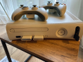 Хакнат Xbox 360 с два джойсткика и 500 игри , снимка 3