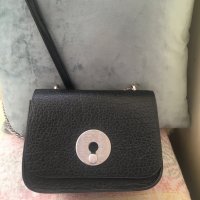 Малка кокетна черна чанта, снимка 4 - Чанти - 31527543