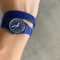 Дамски часовник Swatch, снимка 1 - Дамски - 42893291