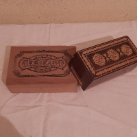 Дървени кутии много стари ръчна изработка , снимка 1 - Антикварни и старинни предмети - 44683720