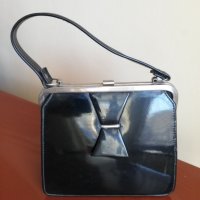 Стара малка черна чанта от лак с портмоне , снимка 4 - Чанти - 30017957