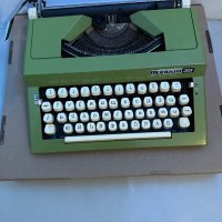 Пишеща  машина, снимка 1 - Антикварни и старинни предмети - 40243446