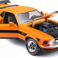 Ford Mustang Mach 1970 - мащаб 1:18 на Maisto Special Edition моделът е нов в кутия, снимка 2 - Колекции - 38204893