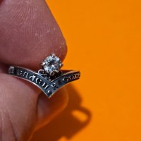 Стариннен дамски  сребърен пръстен с цирконии и  с думи към Исус в релефен надпис " Господи, спаси и, снимка 3 - Пръстени - 44165716