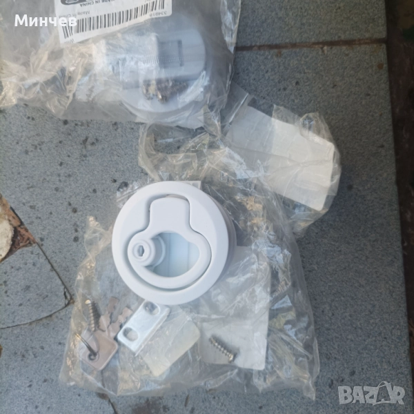 Заключваща брава за вратичка на  каравана , снимка 1