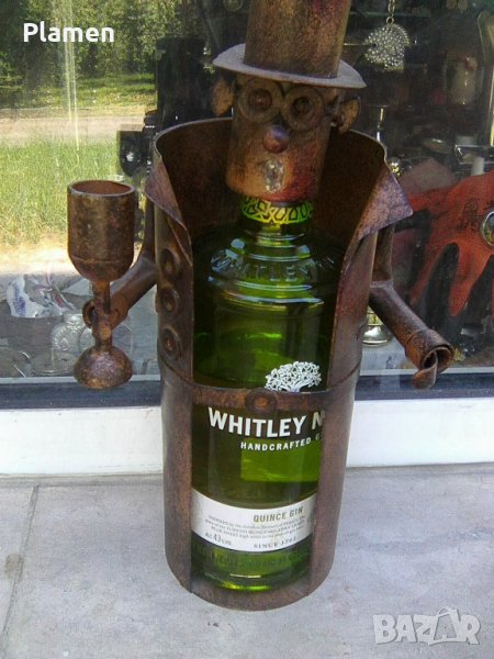 Поставка за бутилки уиски вино Железния човек, снимка 1