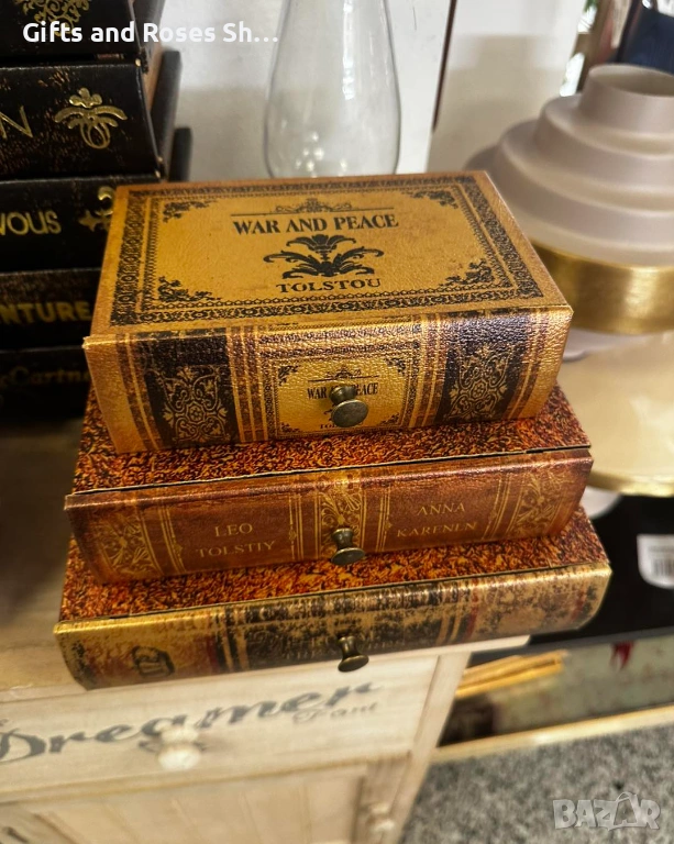 Кутия тип книги ,с три чекмеджета - дърво и кожа, снимка 1