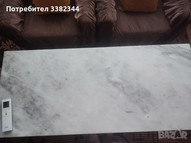 Масивна мраморна маса 