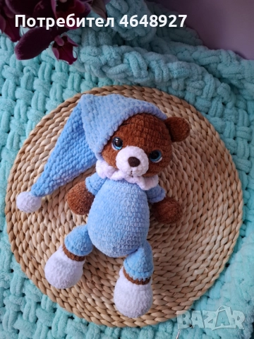 Плетени играчки на една кука 