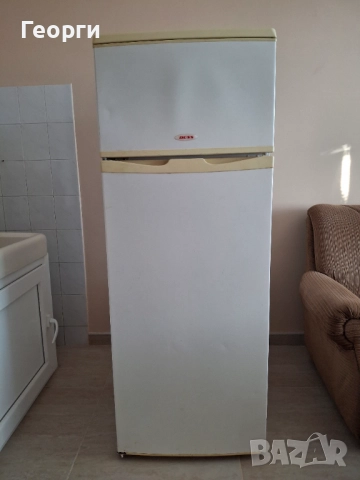 ХЛАДИЛНИК С ФРИЗЕР, снимка 3 - Хладилници - 52972857