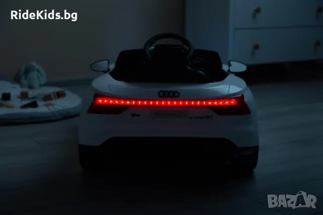 Луксозна детска акумулаторна кола  AUDI RS ETRON GT – Бяла, с дистанционно и LED светлини, снимка 17 - Детски велосипеди, триколки и коли - 49972573